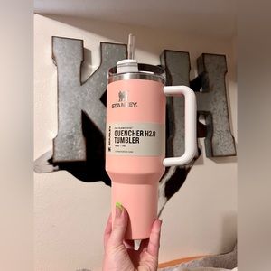LIMITED EDITION stanley quencher tumbler 40oz PEACH